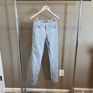 Celebrity Pink Low Rise Skinny Jeans. Size 1. No flaws.